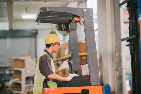 Melhore a Segurança e a Produtividade com a Análise Ergonômica para Operadores de Empilhadeira