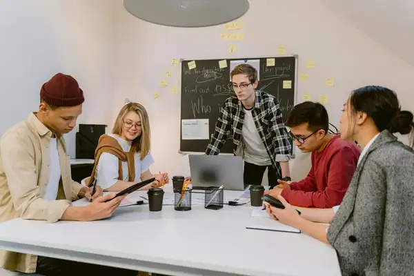 Ergonomia na Segurança do Trabalho: Protegendo Sua Saúde e Aumentando a Produtividade
